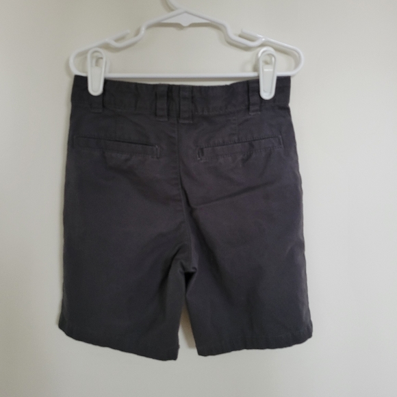 Cat & Jack Boys Shorts 7 Gray Flat Front Shorter Inseam Chino Adjustable Waist - Picture 2 of 4
